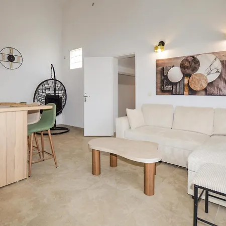 Apartment De Proche Aleria (Corsica)
