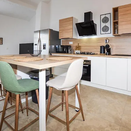Apartment De Proche Aleria (Corsica)